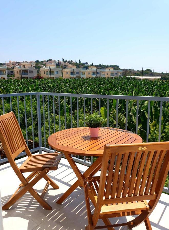 Blue Seaview Appartments 파포스 외부 사진