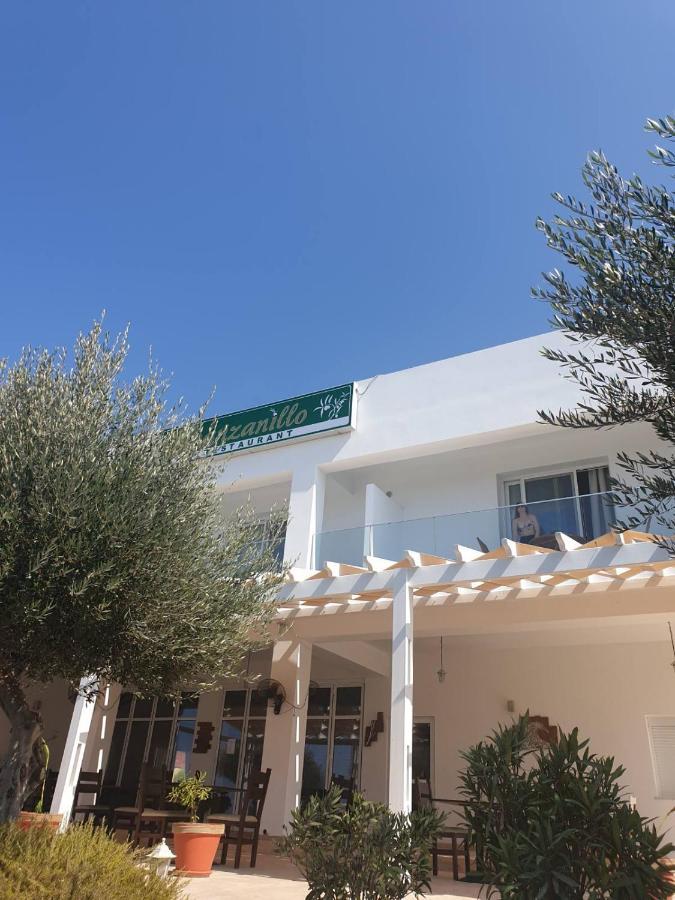 Blue Seaview Appartments 파포스 외부 사진