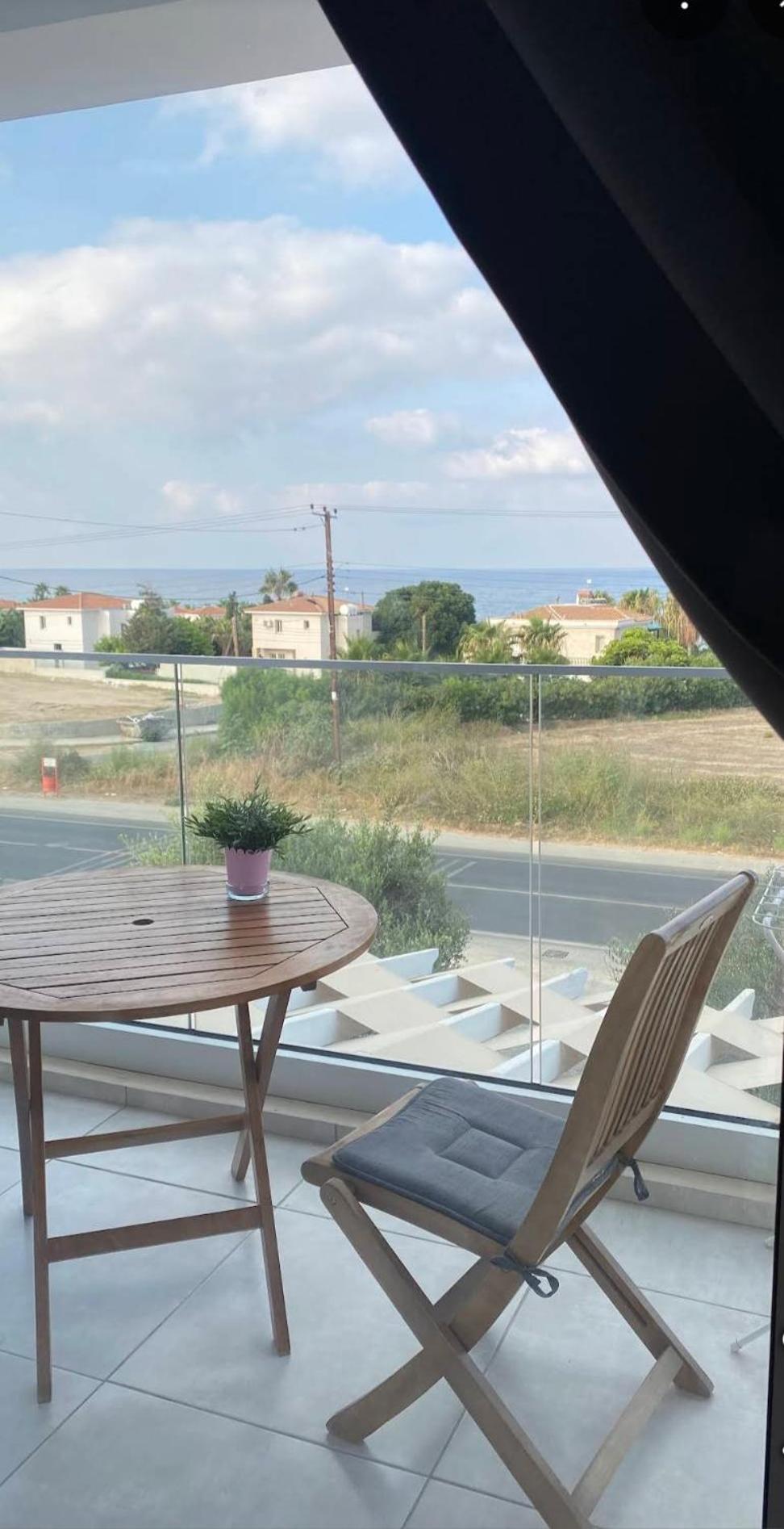 Blue Seaview Appartments 파포스 외부 사진