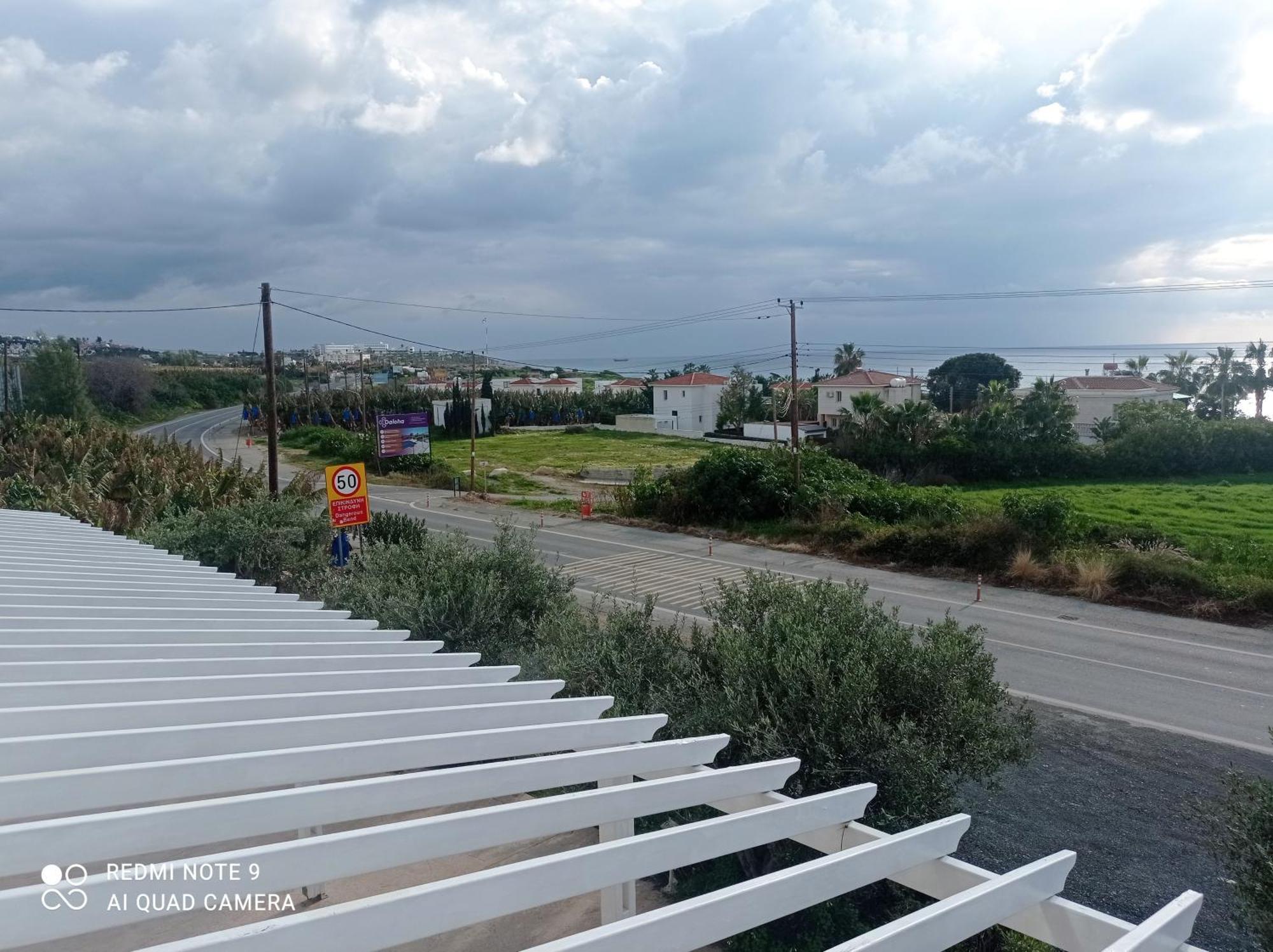 Blue Seaview Appartments 파포스 외부 사진